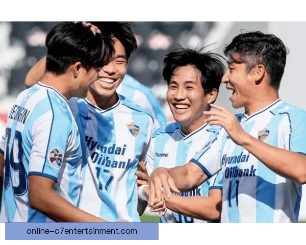 亚冠精英联赛蔚山现代豪取东亚区头名提前晋级八强